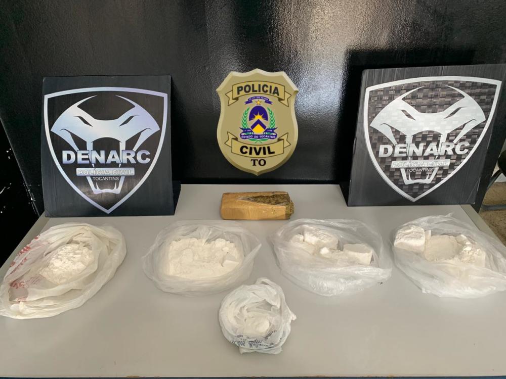 Com o suspeito a polícia apreendeu 1,5 kg de cocaína de alta pureza e 500g de maconha - Foto: Divulgação Polícia Civil